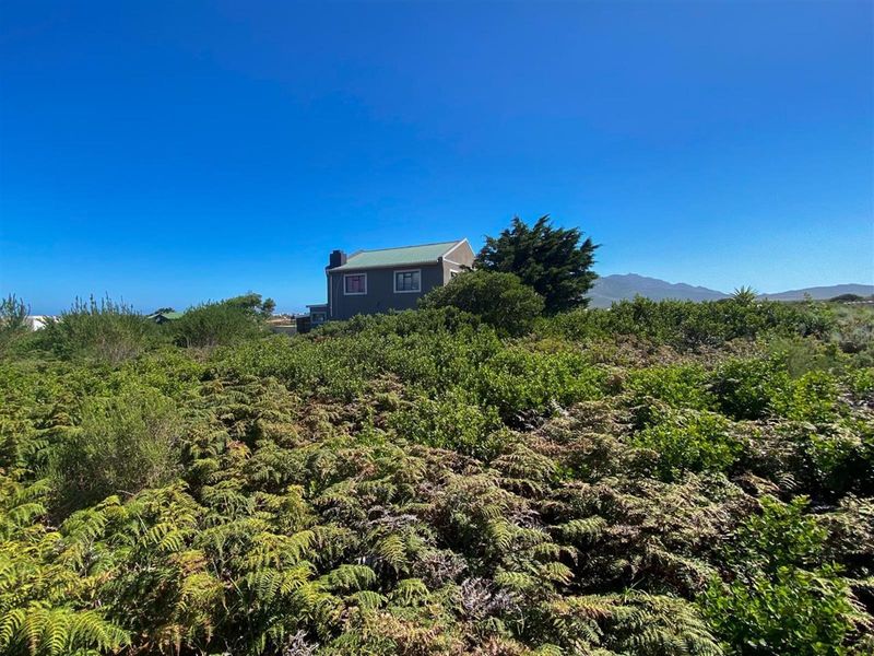 Comfortable 880sqm Stand in a Coastal Village Setting! - Photo 2