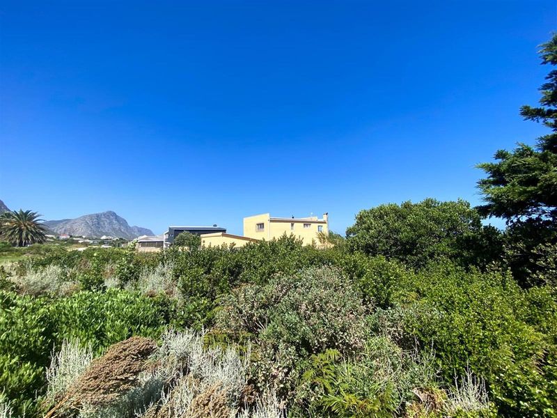 Comfortable 880sqm Stand in a Coastal Village Setting! - Photo 10