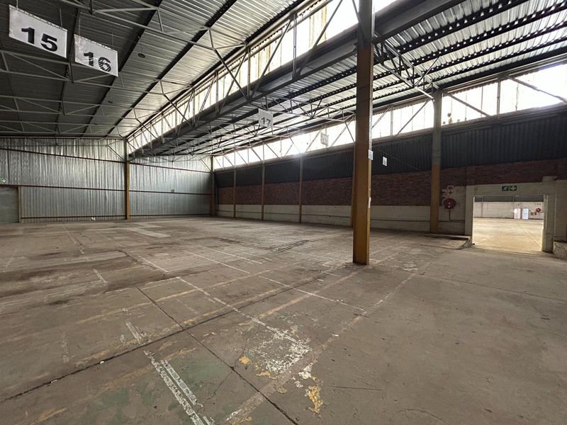 Business growing and budget is tight? 2658 sqm Warehouse To Let In Anderbolt - Photo 6