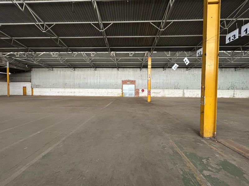 Business growing and budget is tight? 2658 sqm Warehouse To Let In Anderbolt - Photo 4