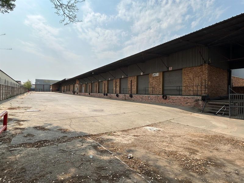 Business growing and budget is tight? 2658 sqm Warehouse To Let In Anderbolt - Photo 10