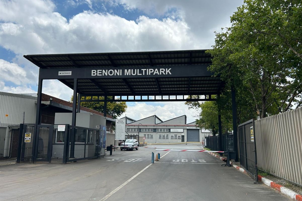 Exclusive Industrial Facility To Let | High Power And Gas Supply | Secure Estate - Photo 4