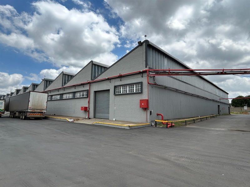 Exclusive Industrial Facility To Let | High Power And Gas Supply | Secure Estate - Photo 2