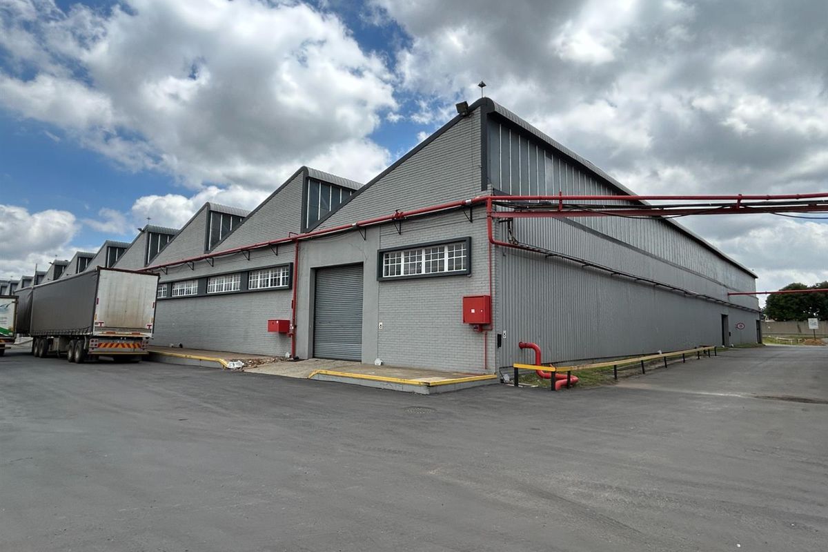 Exclusive Industrial Facility To Let | High Power And Gas Supply | Secure Estate - Photo 2