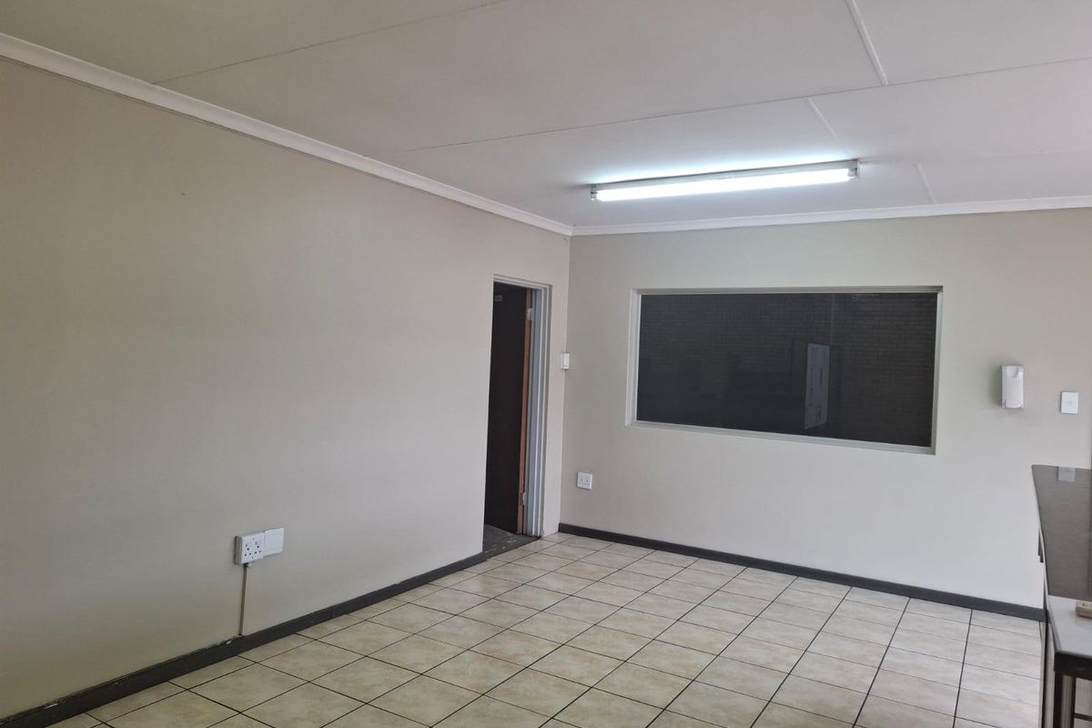 WORKSHOP To Rent in Middelburg - Photo 5