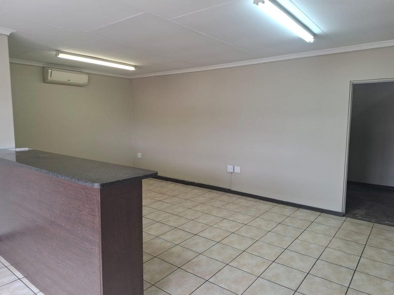 WORKSHOP To Rent in Middelburg - Photo 4