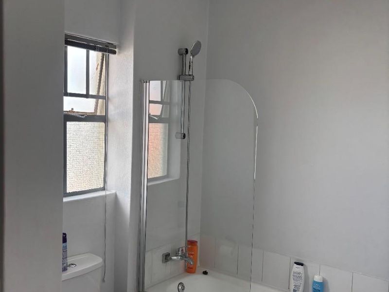 Apartment For Sale in Houghton Estate, Johannesburg - Photo 6