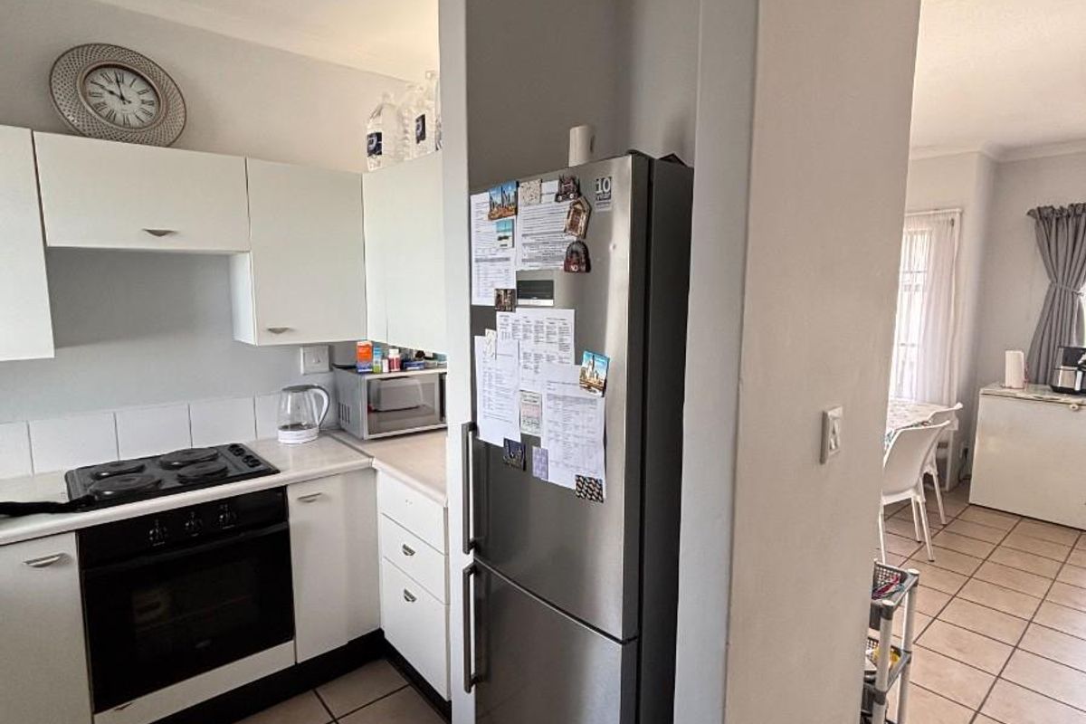 Apartment For Sale in Houghton Estate, Johannesburg - Photo 3