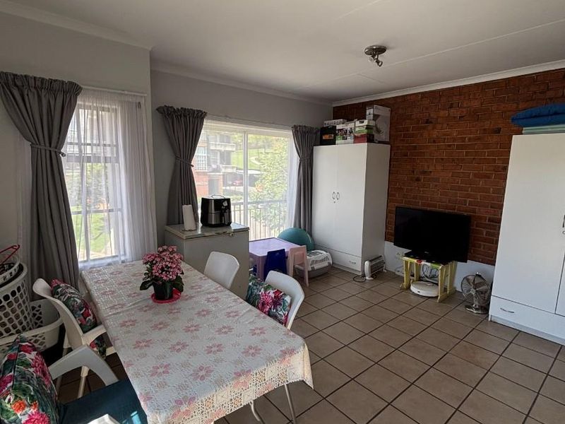 Apartment For Sale in Houghton Estate, Johannesburg - Photo 4