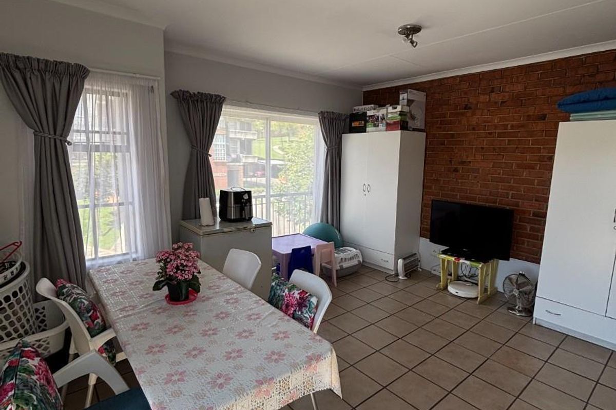 Apartment For Sale in Houghton Estate, Johannesburg - Photo 4