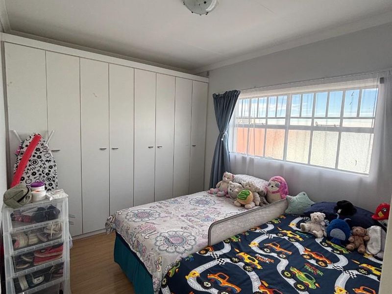 Apartment For Sale in Houghton Estate, Johannesburg - Photo 8