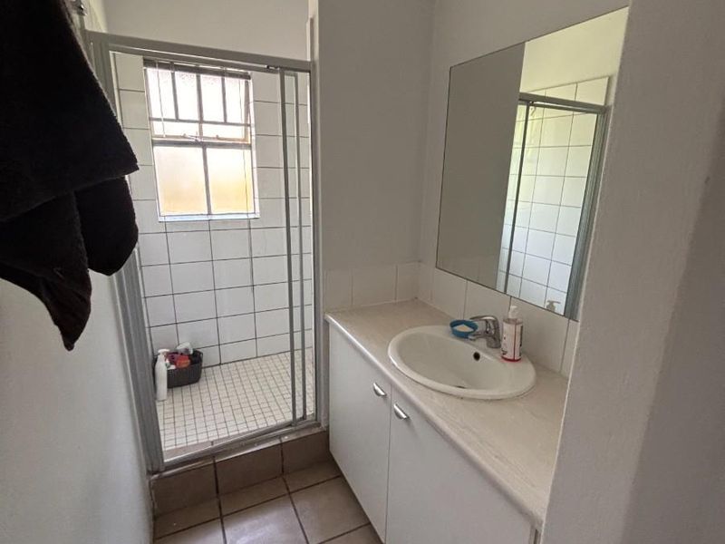 Apartment For Sale in Houghton Estate, Johannesburg - Photo 7