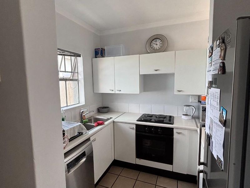 Apartment For Sale in Houghton Estate, Johannesburg - Photo 2