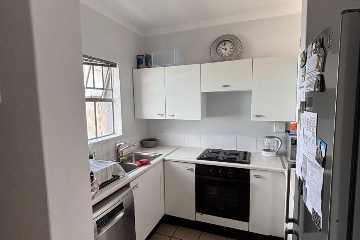 Apartment For Sale in Houghton Estate, Johannesburg - Photo 2