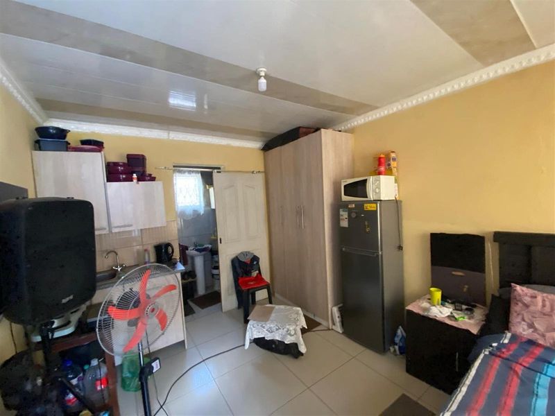 House For Sale in Phutanang, Kimberley - Photo 5