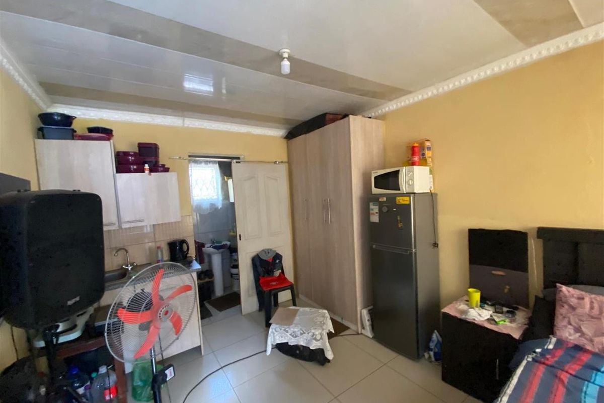 House For Sale in Phutanang, Kimberley - Photo 5
