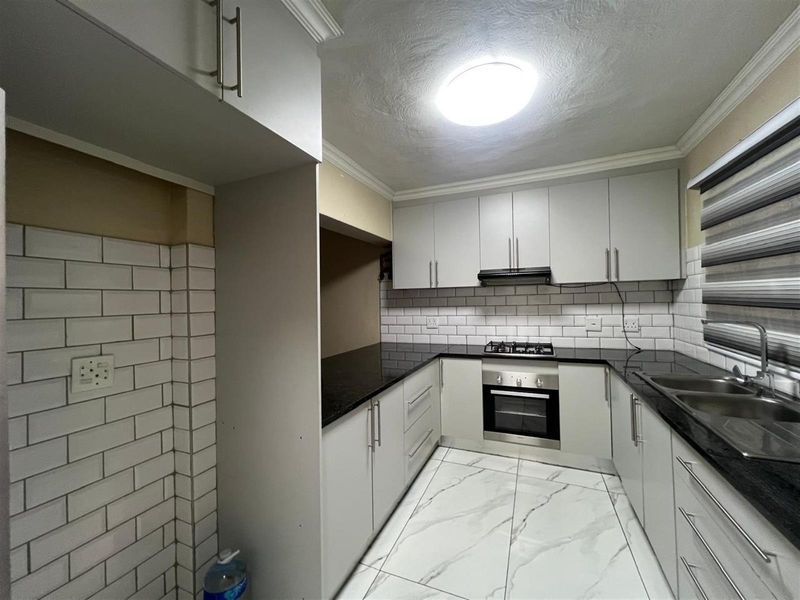 3 bed 2bath ground floor cluster home - Photo 3