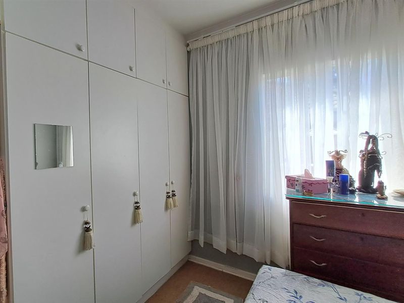 2 bedroom Life right unit on the banks of the Vaal River - Photo 10