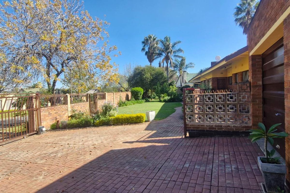 House For Sale in Marlands, Germiston - Photo 4
