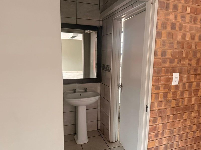 Workshop To Let Vaalbank Middelburg - Photo 9