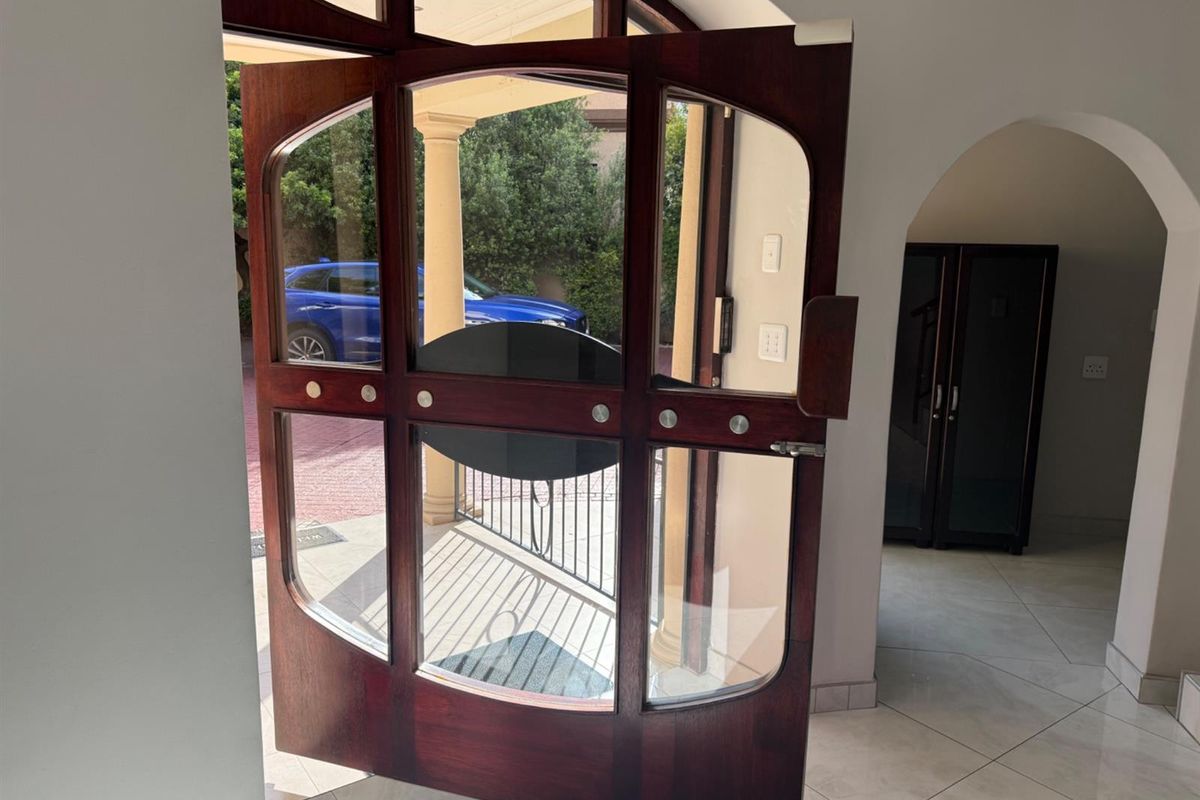 House For Sale in Blue Valley Golf Estate, Centurion - Photo 3