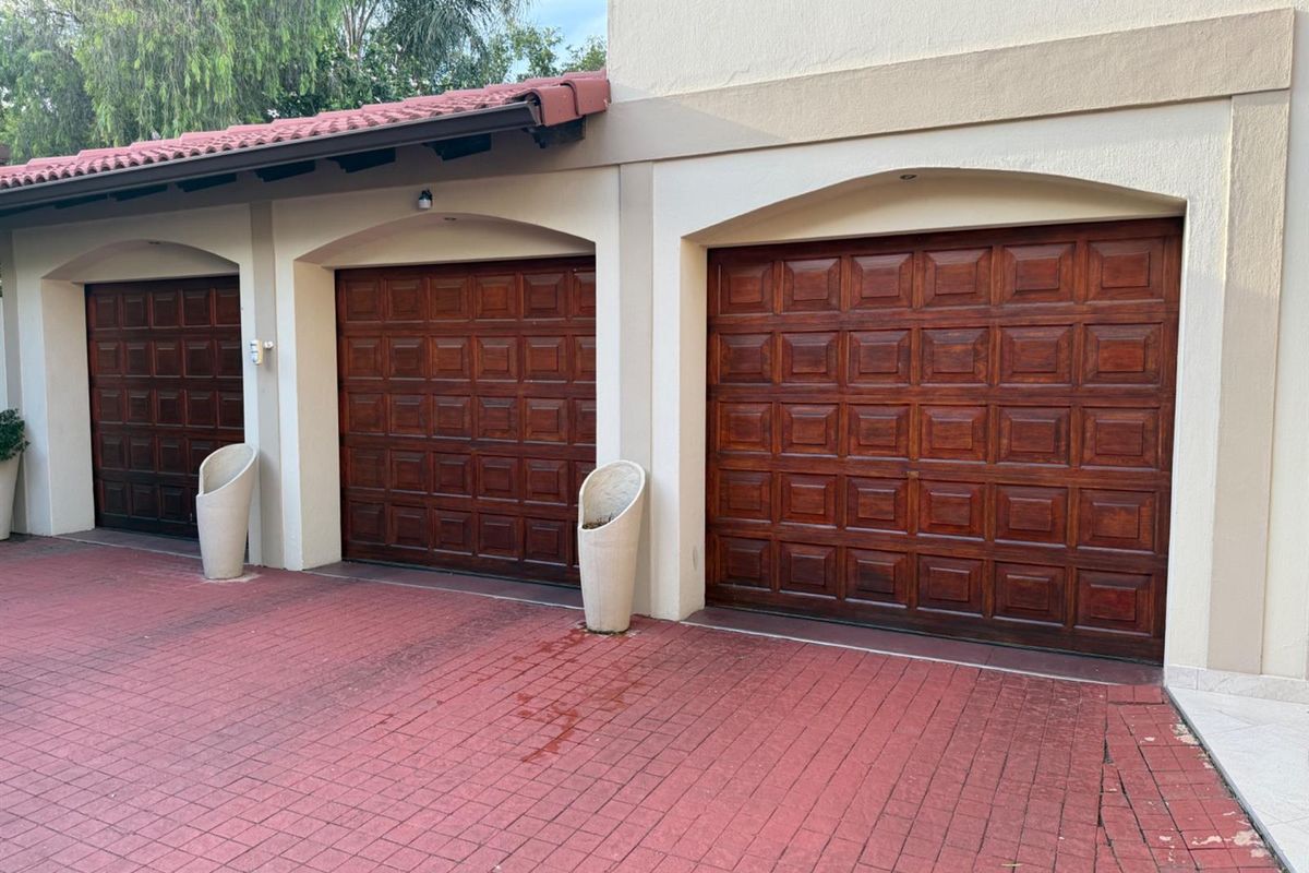 House For Sale in Blue Valley Golf Estate, Centurion - Photo 2