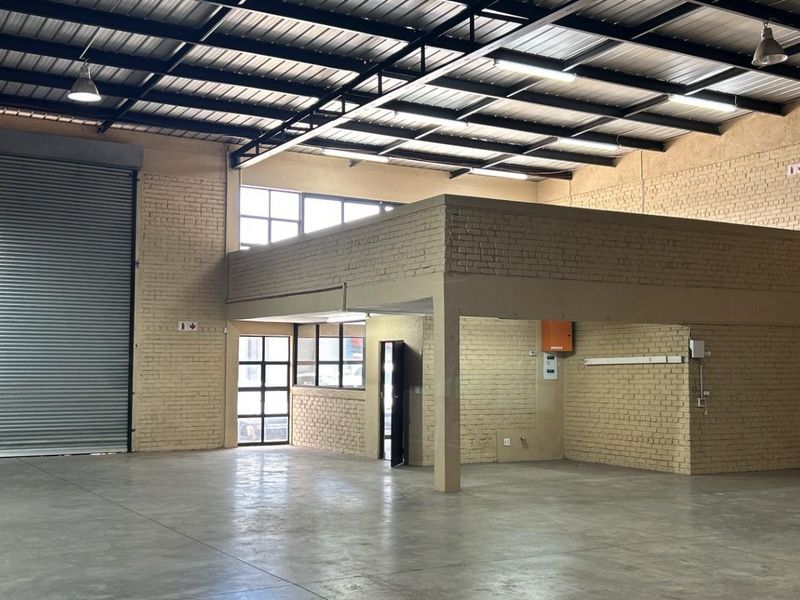 396 sqm Affordable Warehouse To Let | Secure Park | Pomona - Photo 3