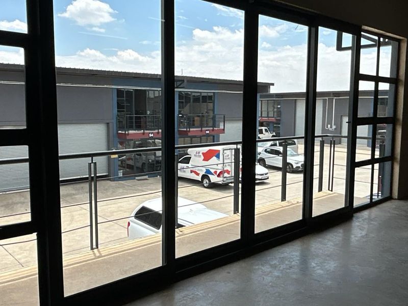 396 sqm Affordable Warehouse To Let | Secure Park | Pomona - Photo 6