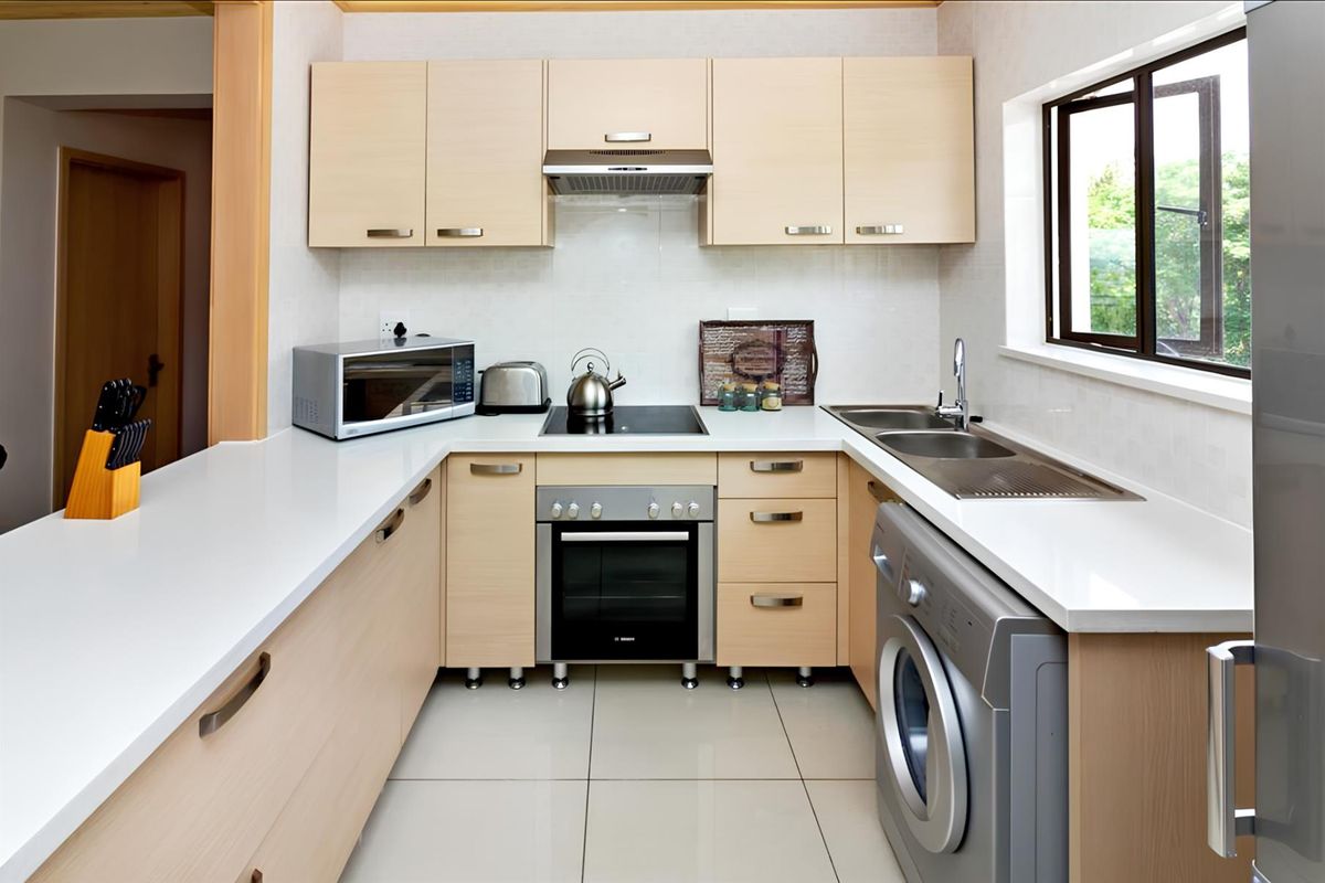 Apartment For Sale in Broadacres, Sandton - Photo 2