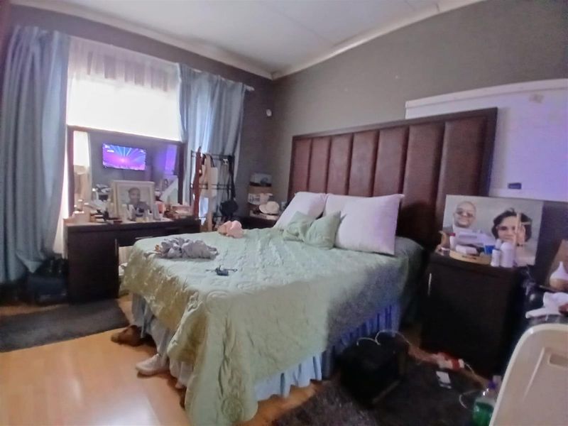 House For Sale in West End, Kimberley - Photo 5