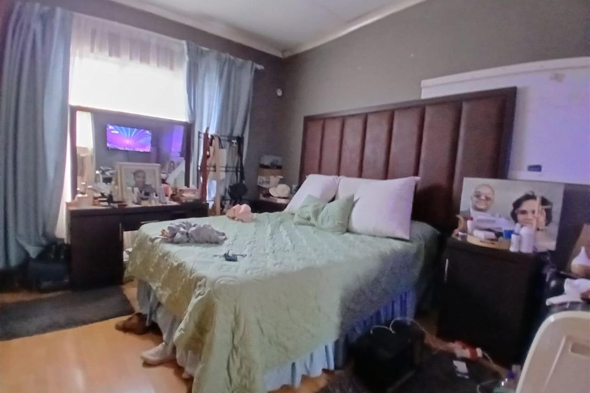 House For Sale in West End, Kimberley - Photo 5