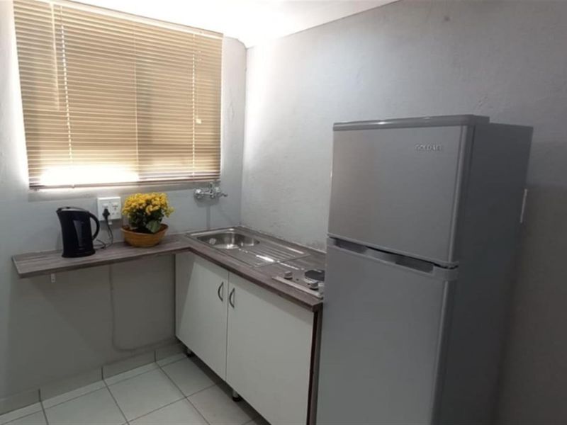 Room To Rent in Auckland Park, Johannesburg - Photo 2