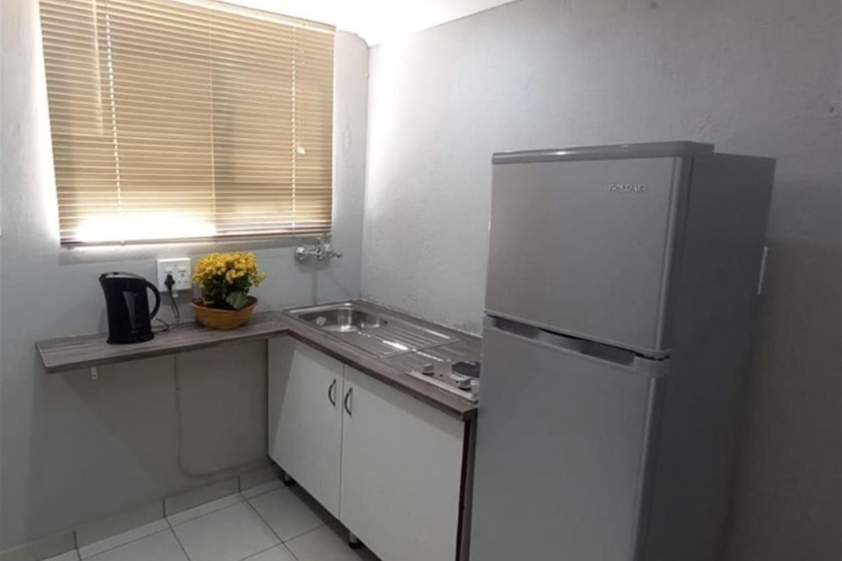 Room To Rent in Auckland Park, Johannesburg - Photo 2