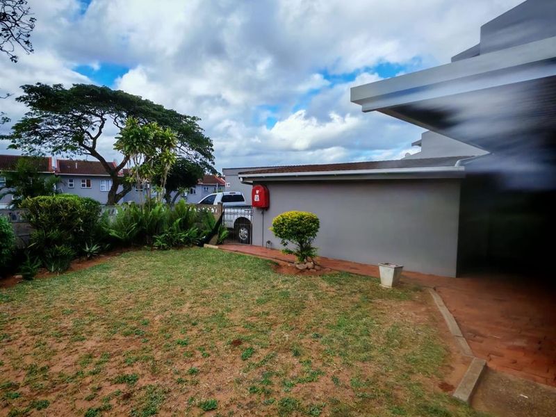 Brighton Sands duplex Bluff, Durban, KwaZulu Natal - Photo 3
