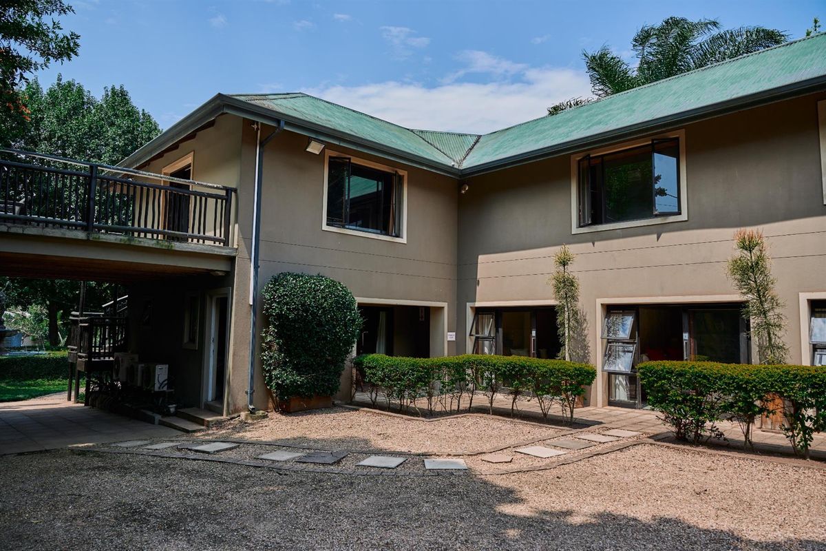 A Rare 3.43 Hectare Luxury Estate in Waterfall - Photo 5