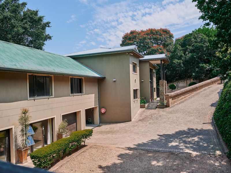 A Rare 3.43 Hectare Luxury Estate in Waterfall - Photo 6