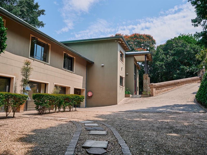 A Rare 3.43 Hectare Luxury Estate in Waterfall - Photo 8