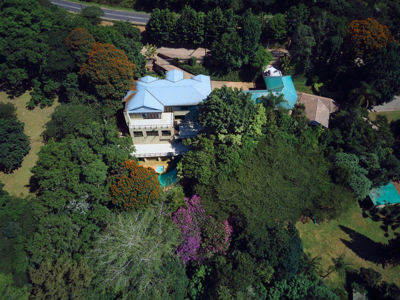 A Rare 3.43 Hectare Luxury Estate in Waterfall - Photo 2