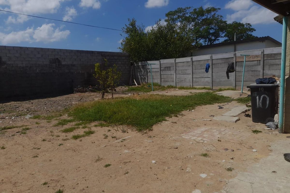 2-Bedroom Home in Rusthof, Strand - Photo 4