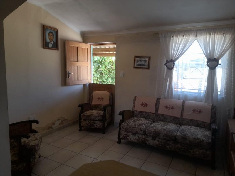 2-Bedroom Home in Rusthof, Strand - Photo 8