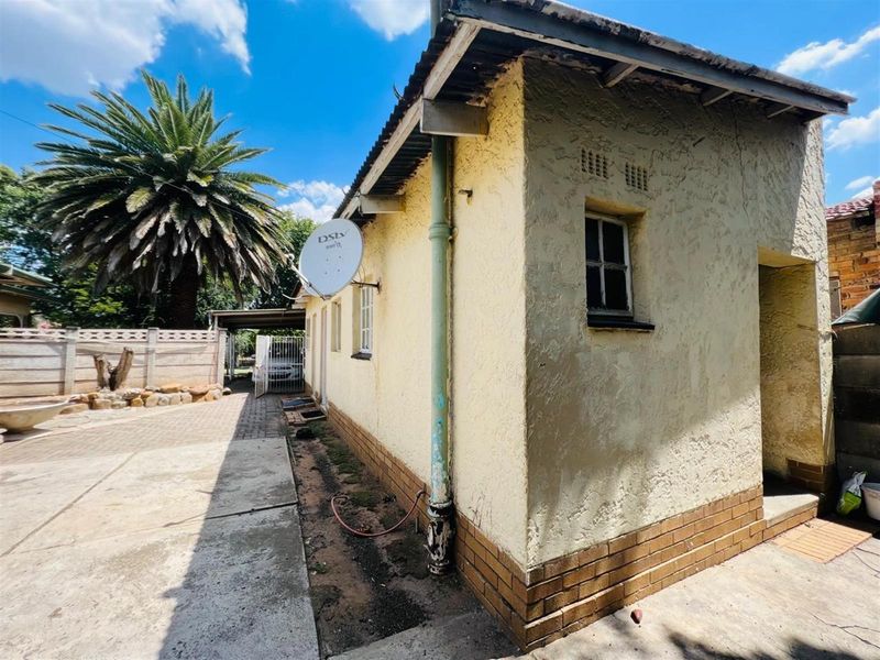 House For Sale in Sasolburg Central, Sasolburg (Student Accommodation) - Photo 2