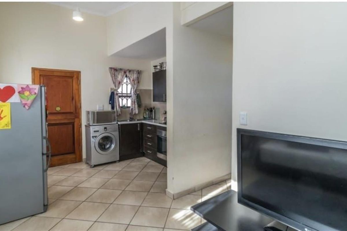 Modern 3-Bedroom Family Home with Garden and Water Tank - Summerset, Midrand - Photo 3
