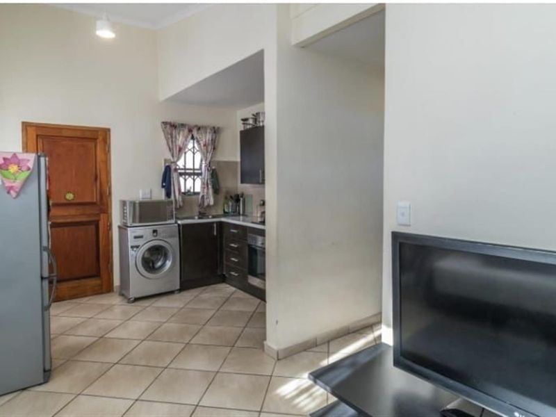 Modern 3-Bedroom Family Home with Garden and Water Tank - Summerset, Midrand - Photo 3