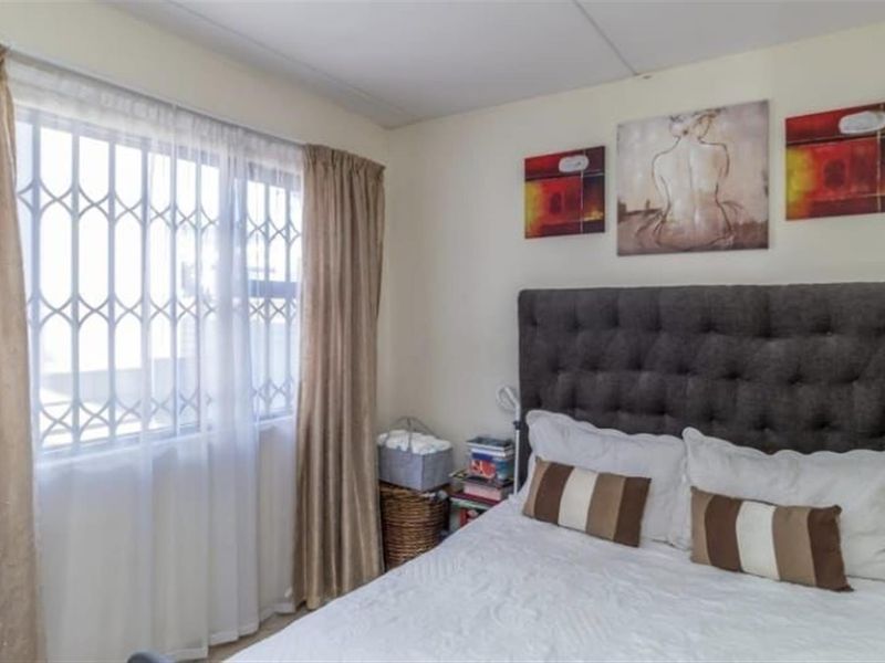 Modern 3-Bedroom Family Home with Garden and Water Tank - Summerset, Midrand - Photo 9