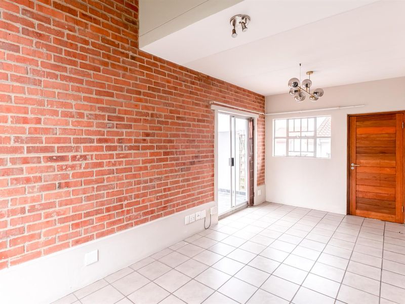 1 Bedroom Loft in Houghton Village High Rental Demand Investment Opportunity - Photo 2