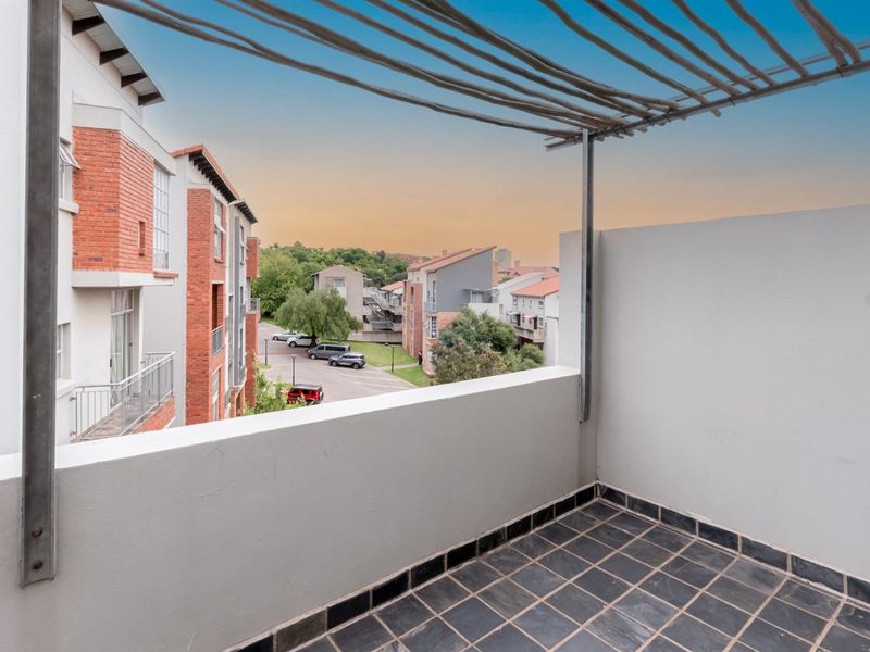 1 Bedroom Loft in Houghton Village High Rental Demand Investment Opportunity - Photo 10