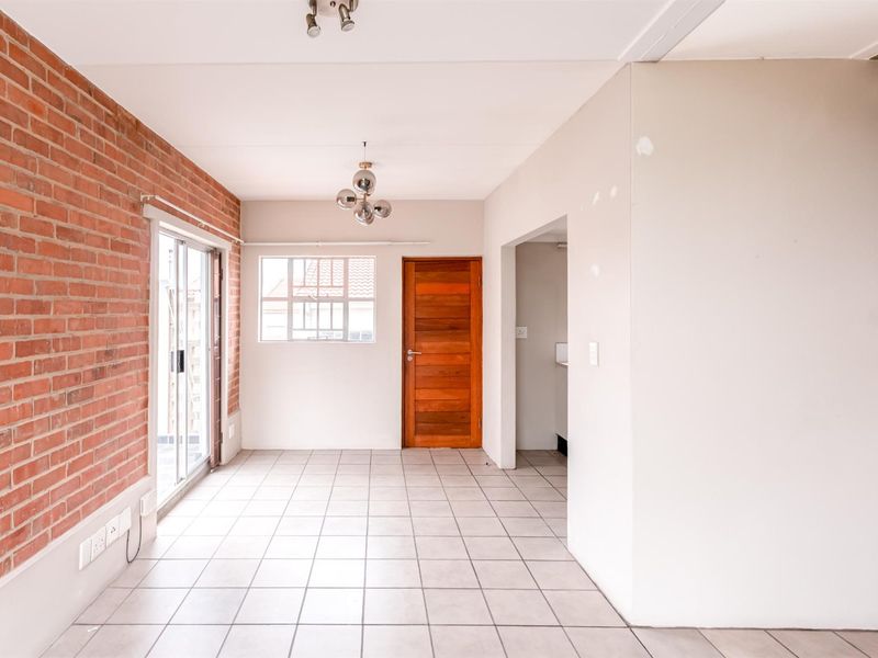 1 Bedroom Loft in Houghton Village High Rental Demand Investment Opportunity - Photo 3