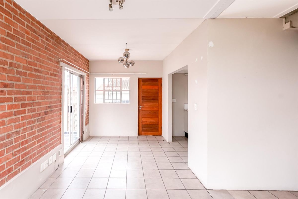 1 Bedroom Loft in Houghton Village High Rental Demand Investment Opportunity - Photo 3