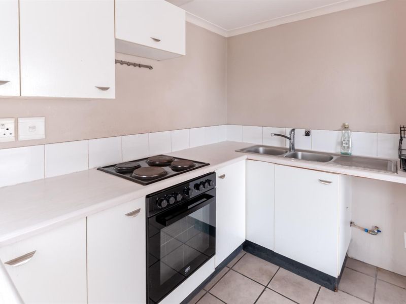 1 Bedroom Loft in Houghton Village High Rental Demand Investment Opportunity - Photo 6