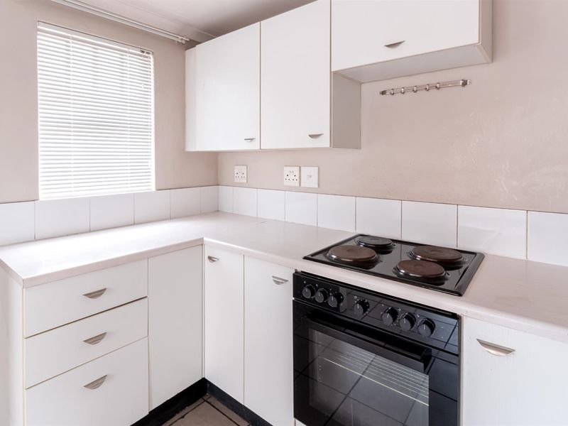 1 Bedroom Loft in Houghton Village High Rental Demand Investment Opportunity - Photo 5